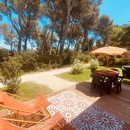 Hébergement de vacances Maison De Au Calme 4 Personnes Avec Piscine
