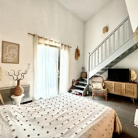 Hébergement de vacances Maison De Au Calme 4 Personnes Avec Piscine Aubignan